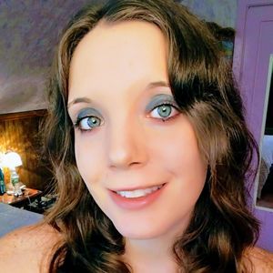 Meet your Posher, Krystal